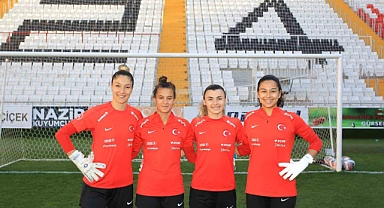 A Milli Kadın Futbol Takımının Azerbaycan maçı hazırlıkları devam ediyor