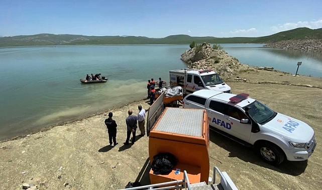 Ağrı’da, AFAD personeline su üstü arama kurtarma eğitimi verildi