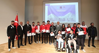 Ağrı’da Geleneksel Spor Ödülleri Töreni Düzenlendi