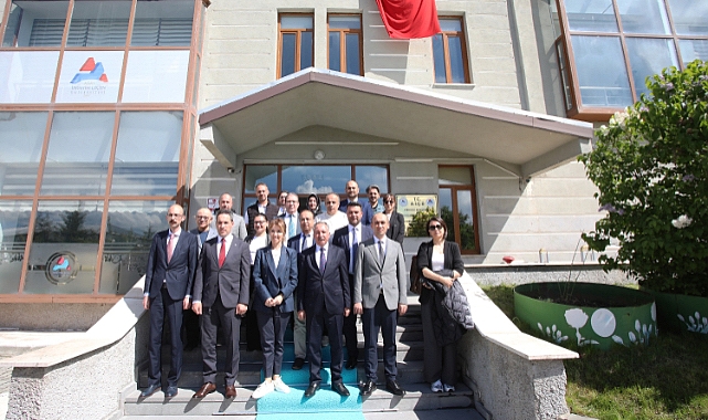 Ağrı’da kanser ilaçlarının araştırılması için 'hücre kültürü' laboratuvarı kuruldu