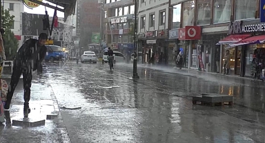 Ağrı'da kuvvetli yağışlar hayatı felç etti (Videolu Haber)