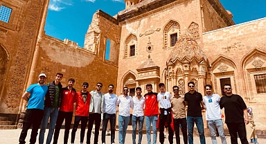 Ağrı'da misafir edilen sporcu öğrenciler İshak Paşa Sarayı'nı gezdi