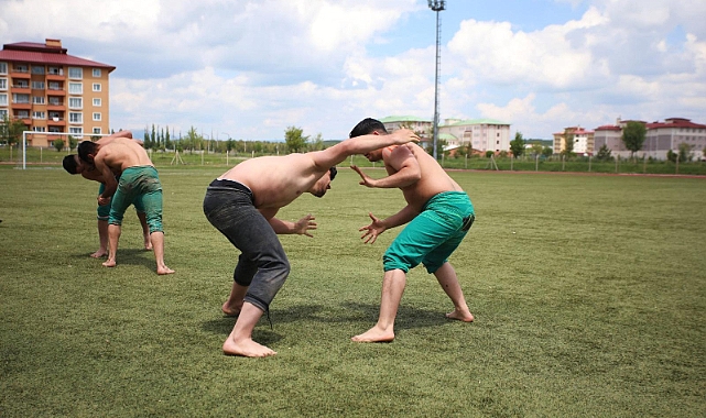 Ağrı’da  "Yeniden Eskiyi Hatırlatmak İçin Geleneksel Sporlar" etkinliği düzenlendi