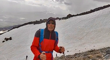 (Videolu Haber) Ağrı Dağı turistlerin kayak merkezi oldu