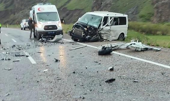 Ağrı'daki Feci Kazada ölü Sayısı 3 Oldu