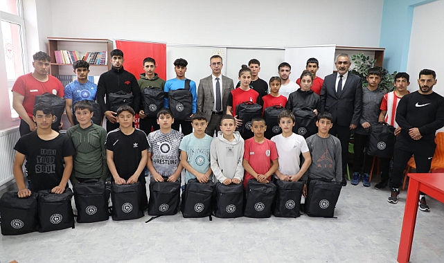 Ağrı’nın sporcu gençleri gururlandırmaya devam ediyor