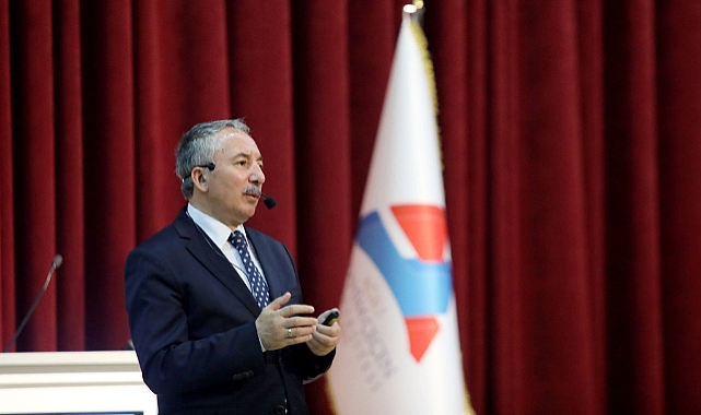 AİÇÜ’de “Cübbe Giyme” Töreni