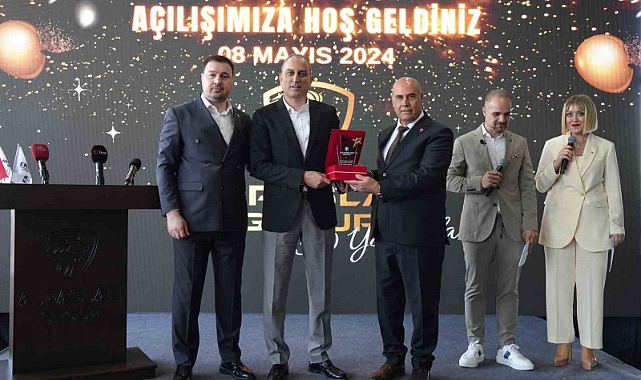 Alparslan Group’tan çiftçilere muhteşem showroom
