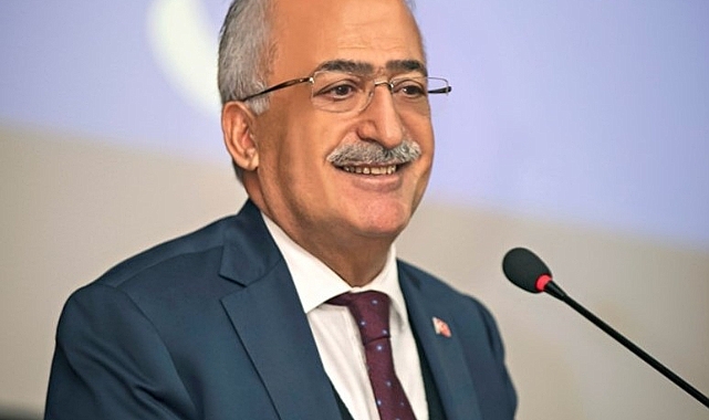 Atatürk Üniversitesi Rektörü Çomaklı; "Annelerimizin hakları, emekleri asla ödenemez"