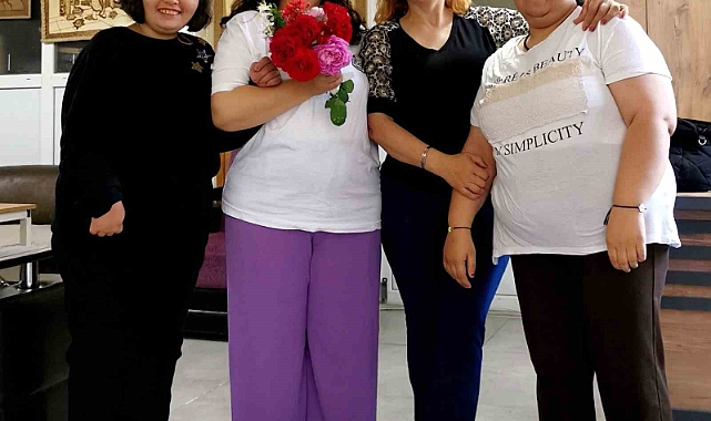 Ayvalık’ta engellilerden Anneler Günü etkinliği