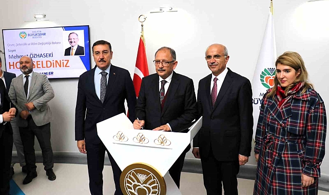 Bakan Özhaseki: "Seçim Bitti. Artık Çalışma Zamanı" dedi.