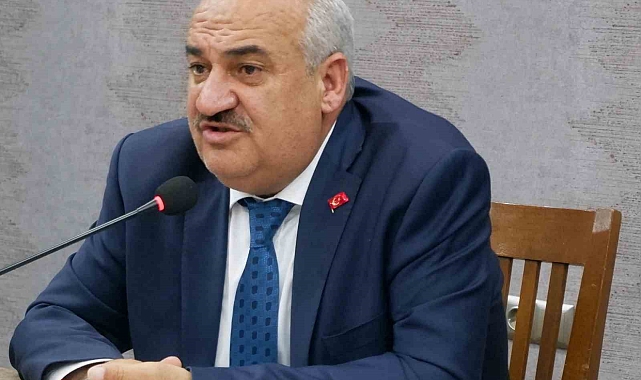 Başkan Akpunar başka partiye geçmek söz konusu bile değil