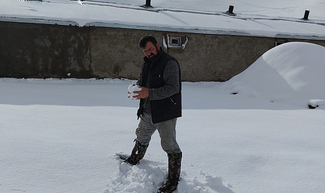 Batıda yaz havası, Ağrı'da kar çilesi