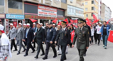 Bitlis'in Ahlat ilçesin de 19 Mayıs coşkusu