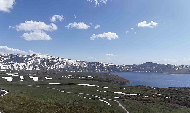 Bitlis Nemrut Krater Gölü'nde turizm sezonu açıldı