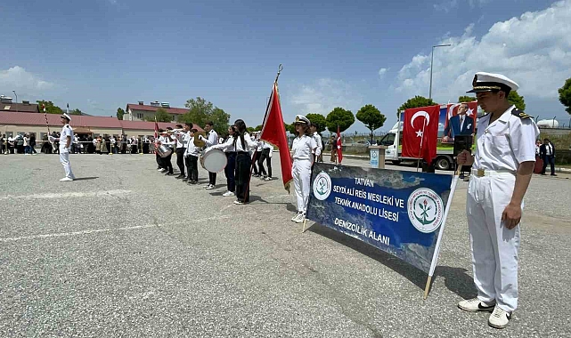 Bitlis'in Tatvan ilçesinde Turizm Haftası ve mezuniyet töreni