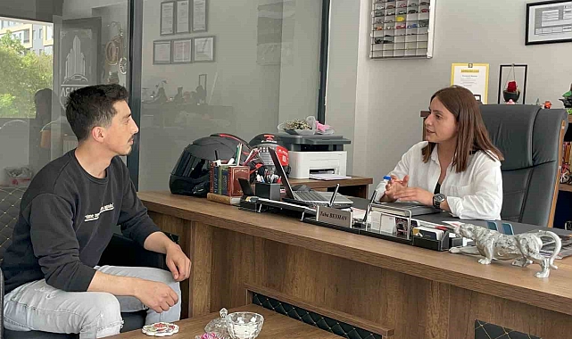 Bitlis'in tek kadın gayrimenkul danışmanı başarı takdir topluyor