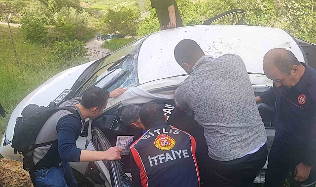 Bitlis'te minibüsle otomobil çarpıştı: 1 yaralı
