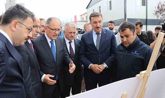 Çevre, Şehircilik ve İklim Değişikliği Bakanı Mehmet Özhaseki Malatya'da çarşı projesini inceledi