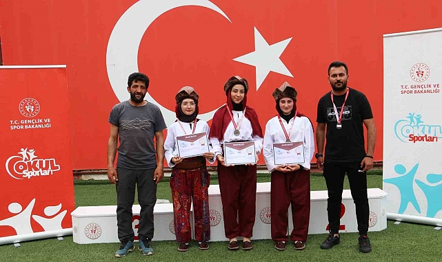 Darendeli kız öğrenciler Türkiye Şampiyonası'nda finale kaldı