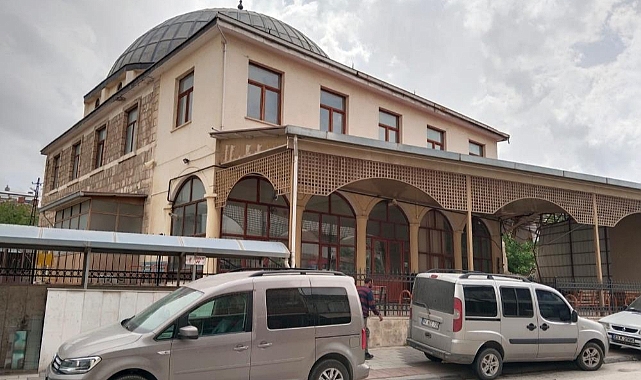 Depremde Hasar Gören Cami Onarıldı