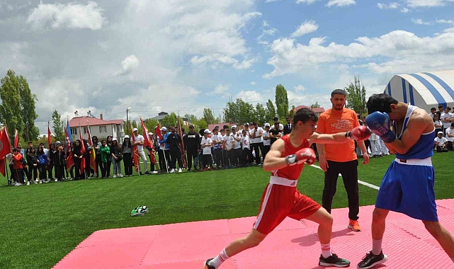 Eleşkirt 'te 19 Mayıs coşkuyla Kutlandı