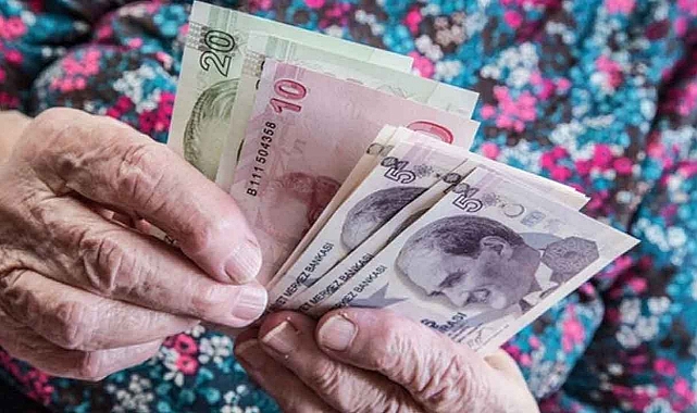 Emekliye Kurban Bayramı öncesi 10 bin TL + 3 bin TL ödeme! İşte ödeme tarihi
