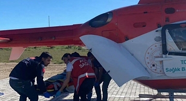 Erciş'te ambulans helikopter yaralı vatandaş için havalandı