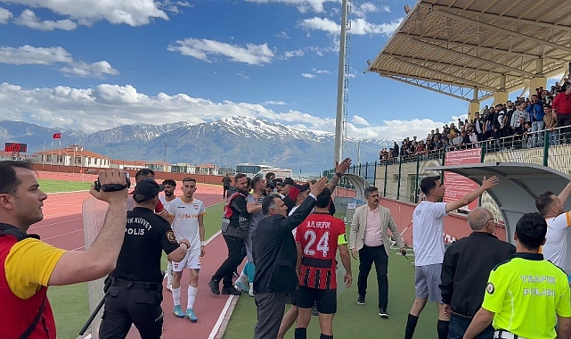 Erzincan'da amatör lig maçında kavga çıktı