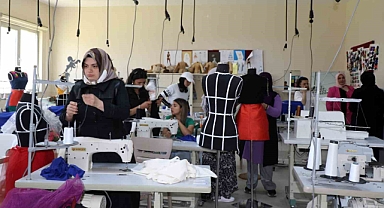 Erzincanlı kadınlar okumanın yaşı olmaz dediler, 40'lı yaşlarda üniversiteli oldular