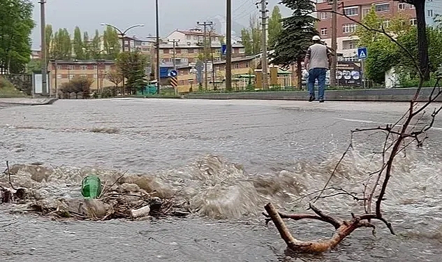 Erzurum’da sağanak etkili oldu