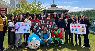 Erzurum Teknik Üniversitesi öğrencileri çocuklarla çocuk oldu