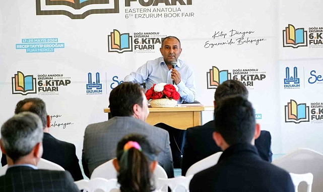 Erzurum'da Ayhan Türkez ve Nihat Kılıçoğulları Kitap Fuarı'nda sevenleriyle buluştu