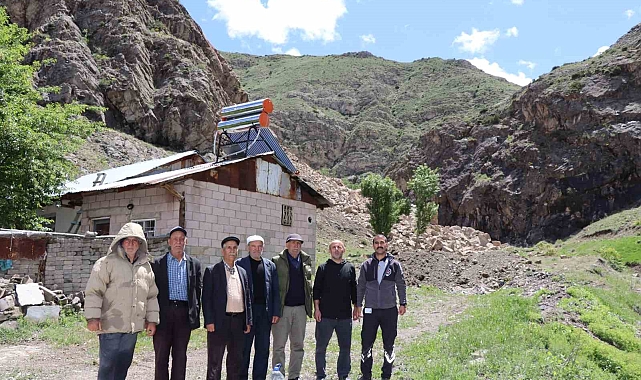 Erzurum'da sağanak yağış heyelana neden oldu