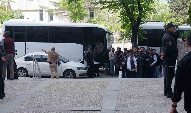 Erzurum'da yasa dışı bahis şüphelileri adliyeye çıkarıldı