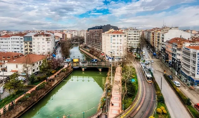 Eskişehir için resmi uyarı geldi! Eli kulağında geldi gelecek... Kentin güney kesimlerini etkisi altına alacak