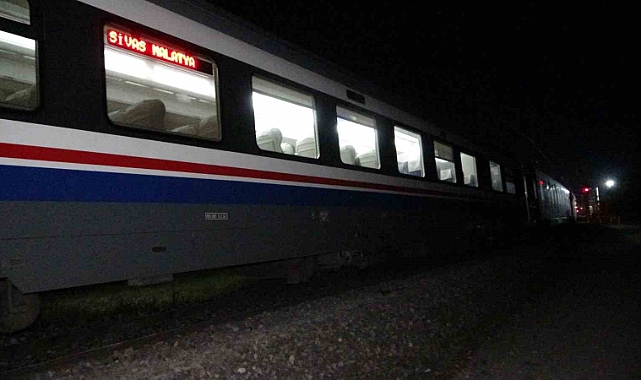Feci kaza, Trenin otomobili biçti 1 ölü