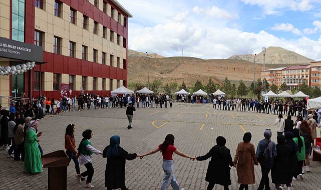 Gençlik festivalinde gönüllerince eğlendiler