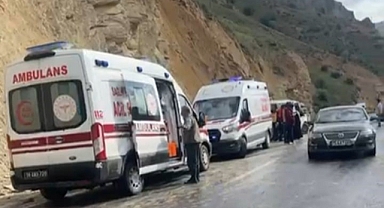 Hakkari'de minibüs takla attı: 6 yaralı