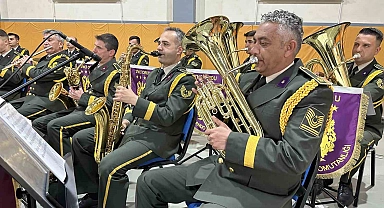 Hakkari'de askeri bando konserine yoğun ilgi