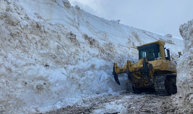 Hakkari'de Mayıs ta 5 metreyi bulan kar