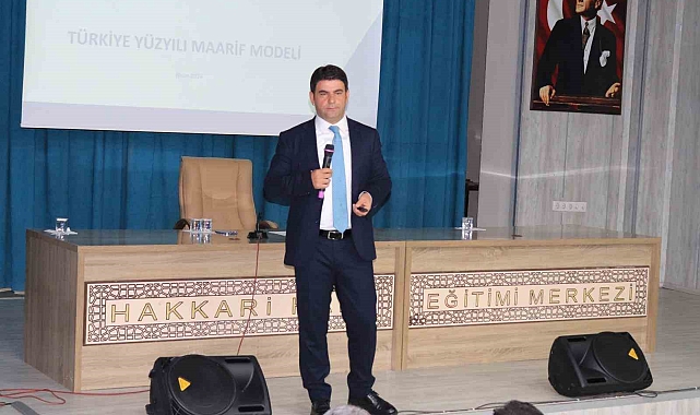 Hakkari'de yeni müfredat taslağı değerlendirildi