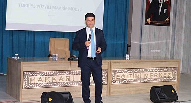 Hakkari'de yeni müfredat taslağı değerlendirildi