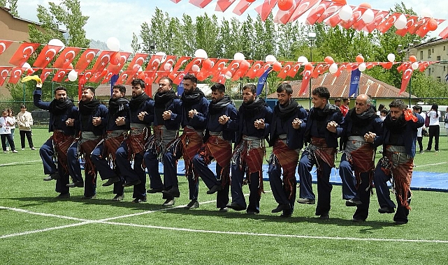 Hizan'da 19 Mayıs Coşkuyla Kutlandı