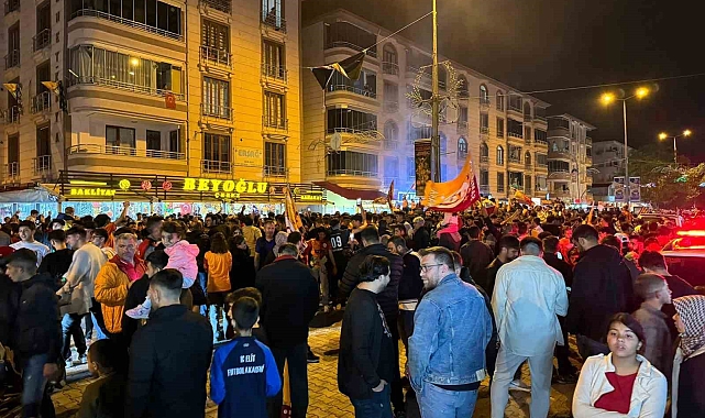 Iğdır'da yüzlerce kişi şampiyonluk sevinci yaşadı