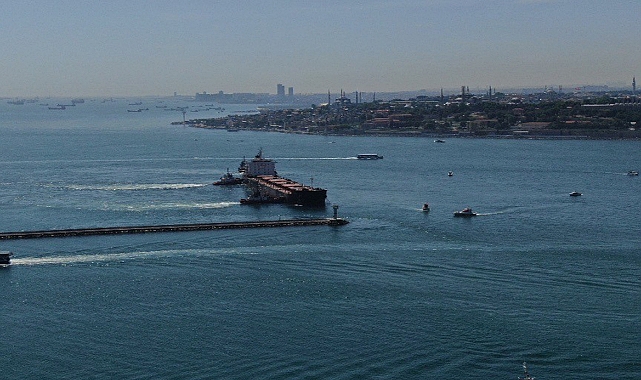 İstanbul Boğazı gemi trafiğine tekrar açıldı