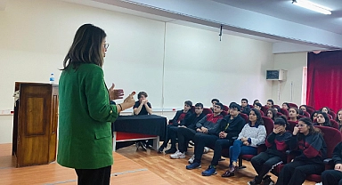 Karslı öğrenciler bilim söyleşisine katıldı