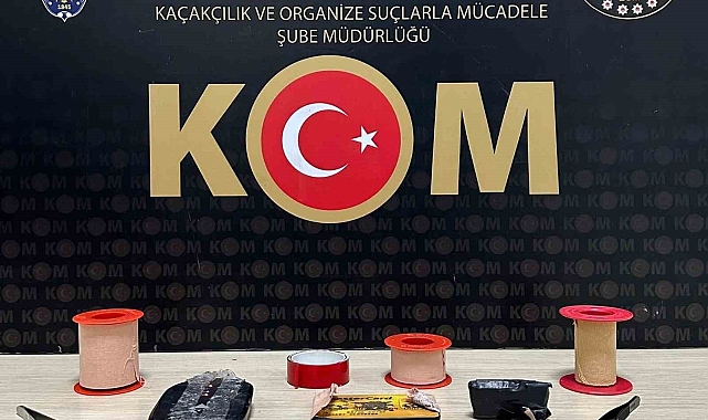Kars'ta ehliyet sınavında 'kameralı' kopyaya suçüstü