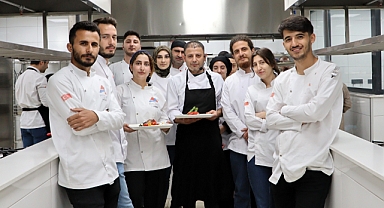 Kıdemli Şef Veli Ekinci'den AİÇÜ Gastronomi Bölümü Öğrencilerine Uygulamalı Eğitim