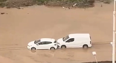 Malatya'da sağanak etkili oldu yollar göle döndü